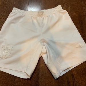 Men’s small Umbro England soccer shorts